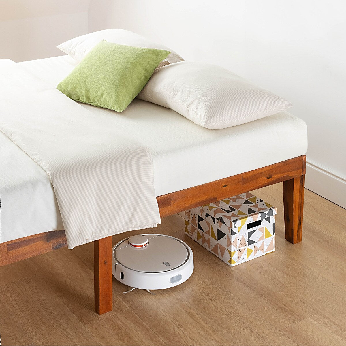 Cadre de lit plateforme classique en bois massif de 16 pouces, disponible en plusieurs finitions