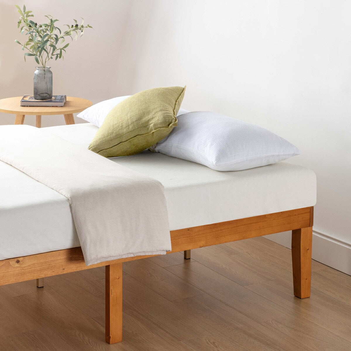 Cadre de lit plateforme classique en bois massif de 16 pouces, disponible en plusieurs finitions