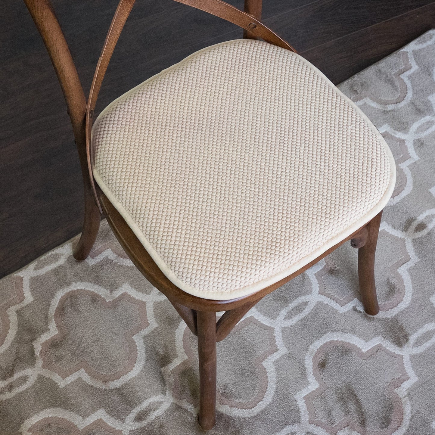 Coussins de siège carrés antidérapants en mousse à mémoire de forme de 16 po (2 ou 4) - 16 x 16