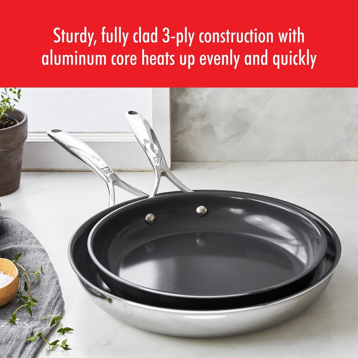 Ensemble de 2 poêles à frire antiadhésives en acier inoxydable et céramique ZWILLING Energy Plus de 25 cm et 30 cm