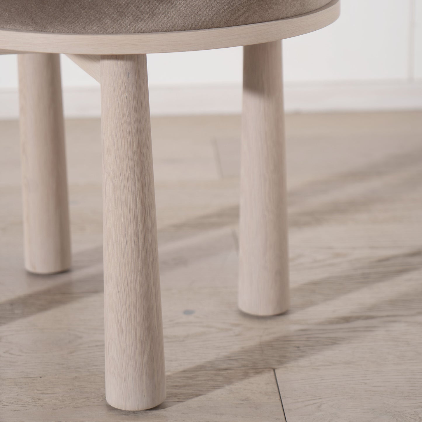 Chaise de salle à manger violette