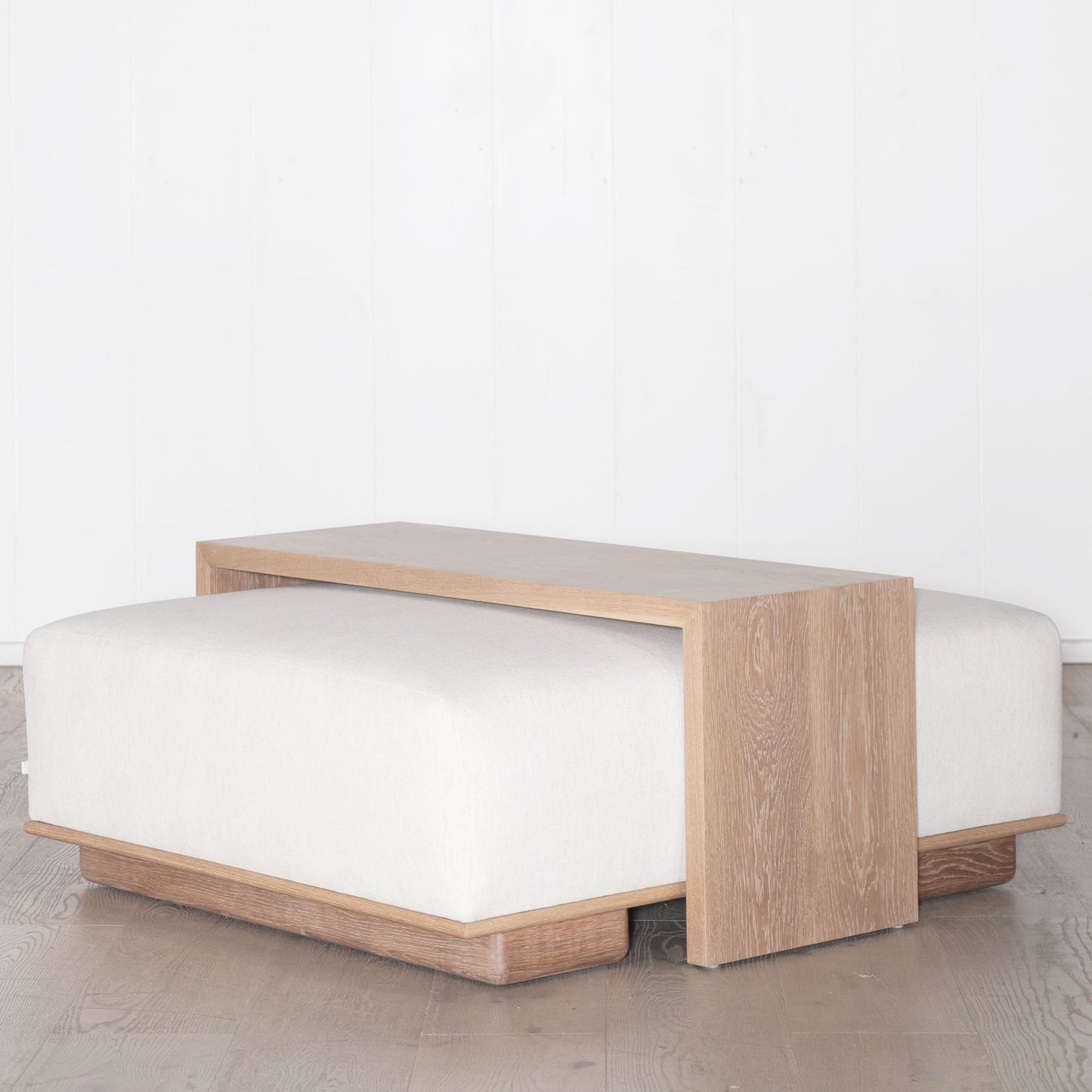 Noé avec table et banc