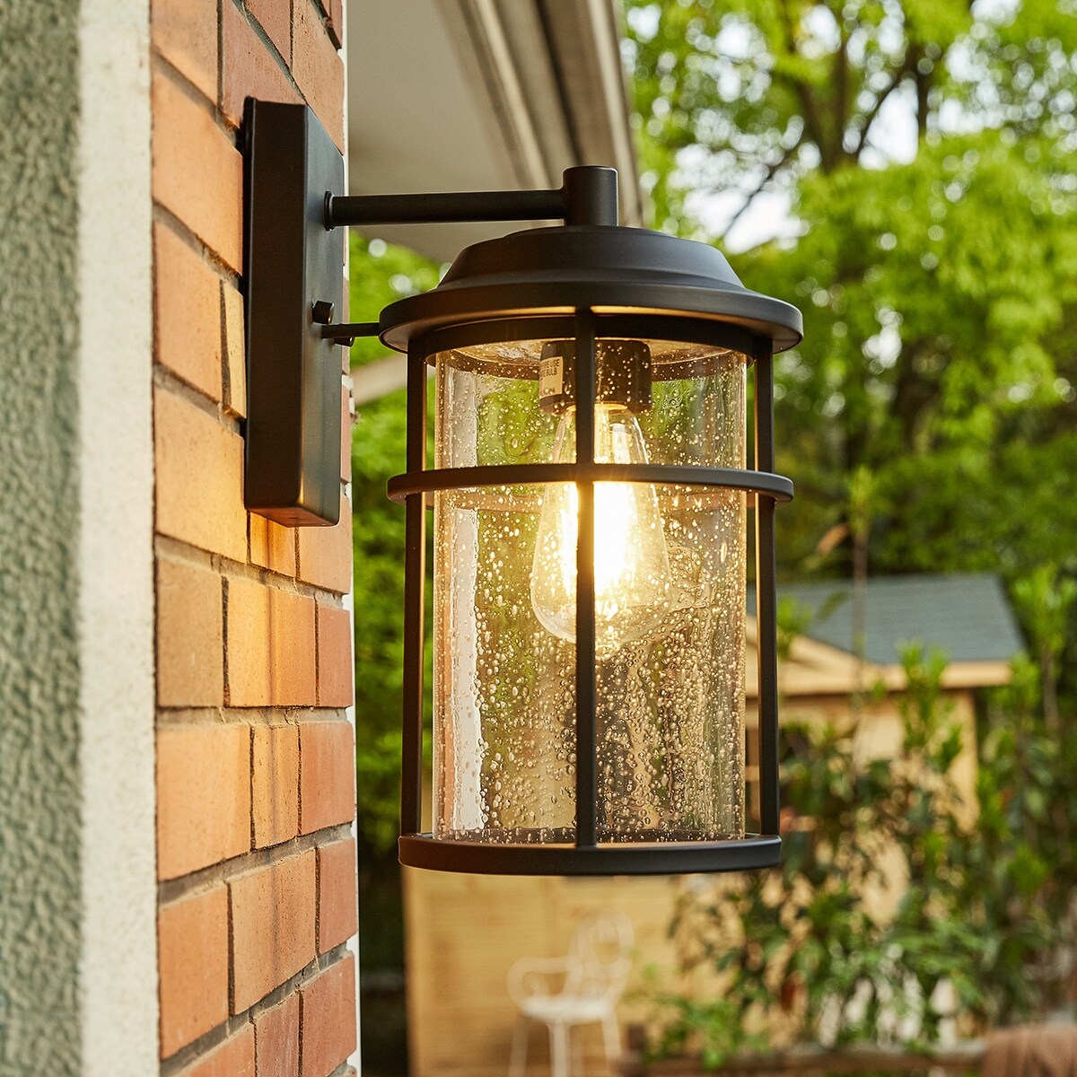 Lanterne murale d'extérieur noire en forme de dôme de grange côtière, 1 lumière, verre transparent