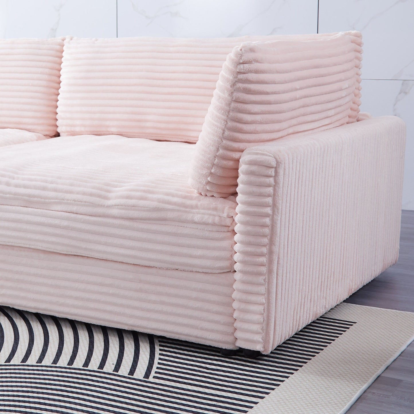 Canapé en velours côtelé noir de 112 pouces : deux coussins décoratifs, quatre dossiers, ouvrant un nouveau style pour l'espace décontracté du salon