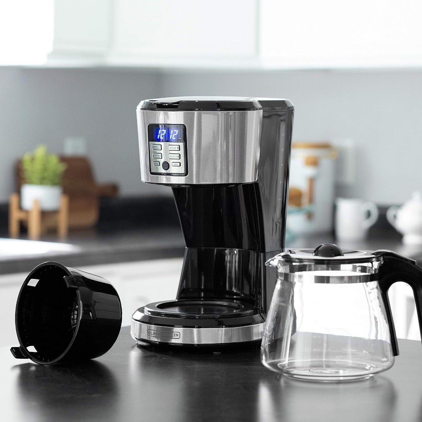 Cafetière programmable 12 tasses, technologie Vortex Brew, noire