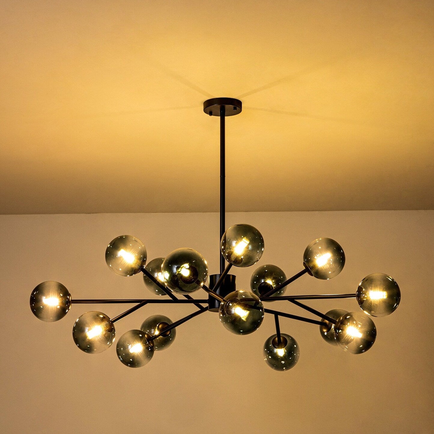 Lustre linéaire moderne à 15 lumières pour îlot de cuisine Sputnik, composé de branches et de bulles en verre