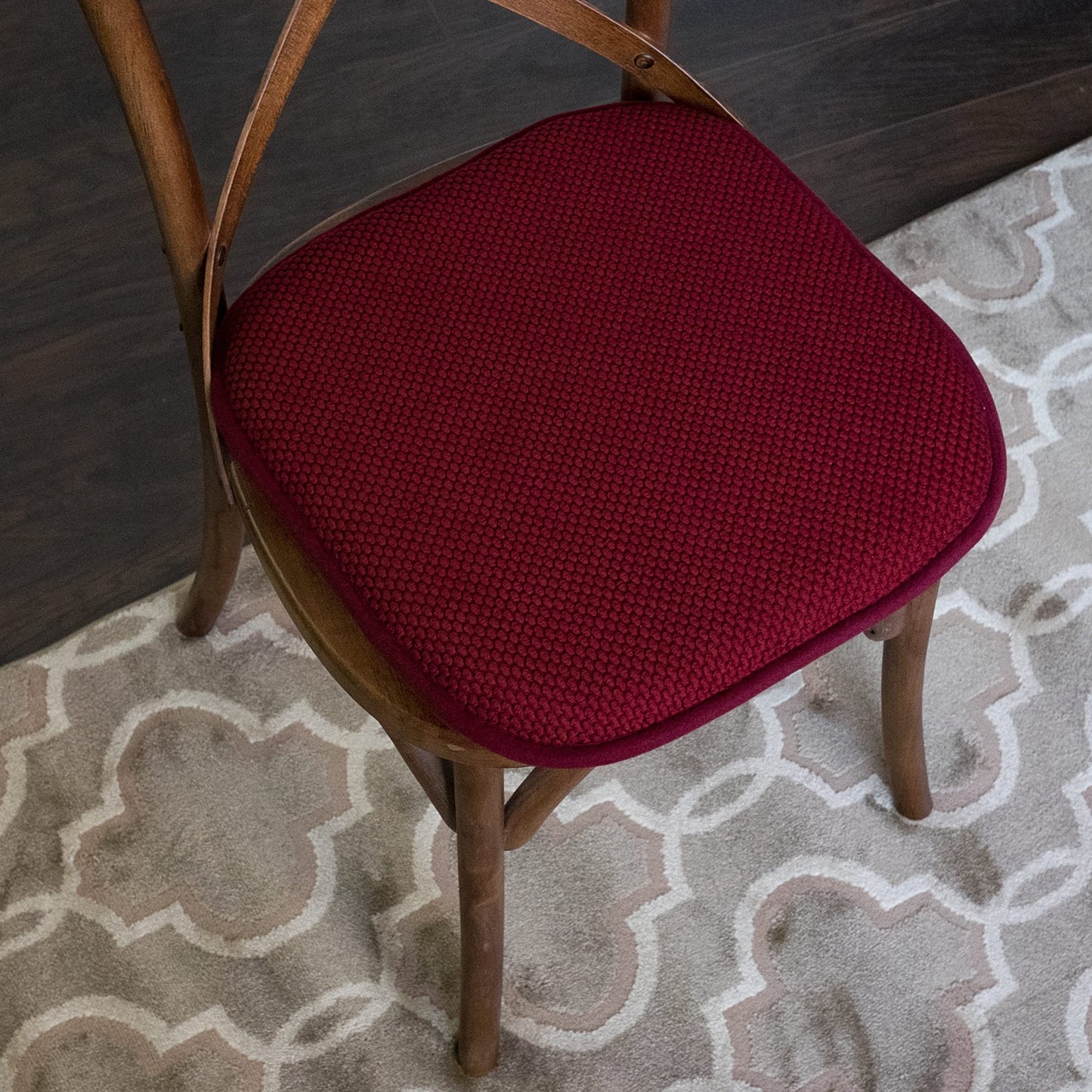 Coussins de siège carrés antidérapants en mousse à mémoire de forme de 16 po (2 ou 4) - 16 x 16