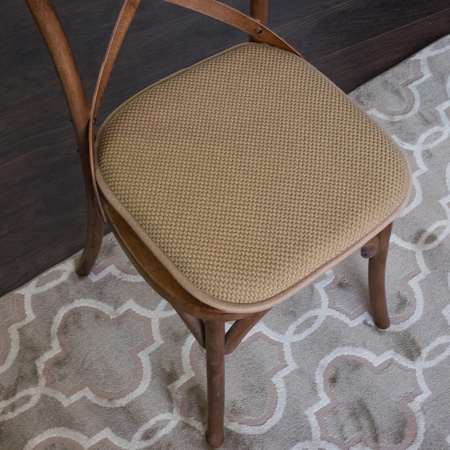 Coussins de siège carrés antidérapants en mousse à mémoire de forme de 16 po (2 ou 4) - 16 x 16