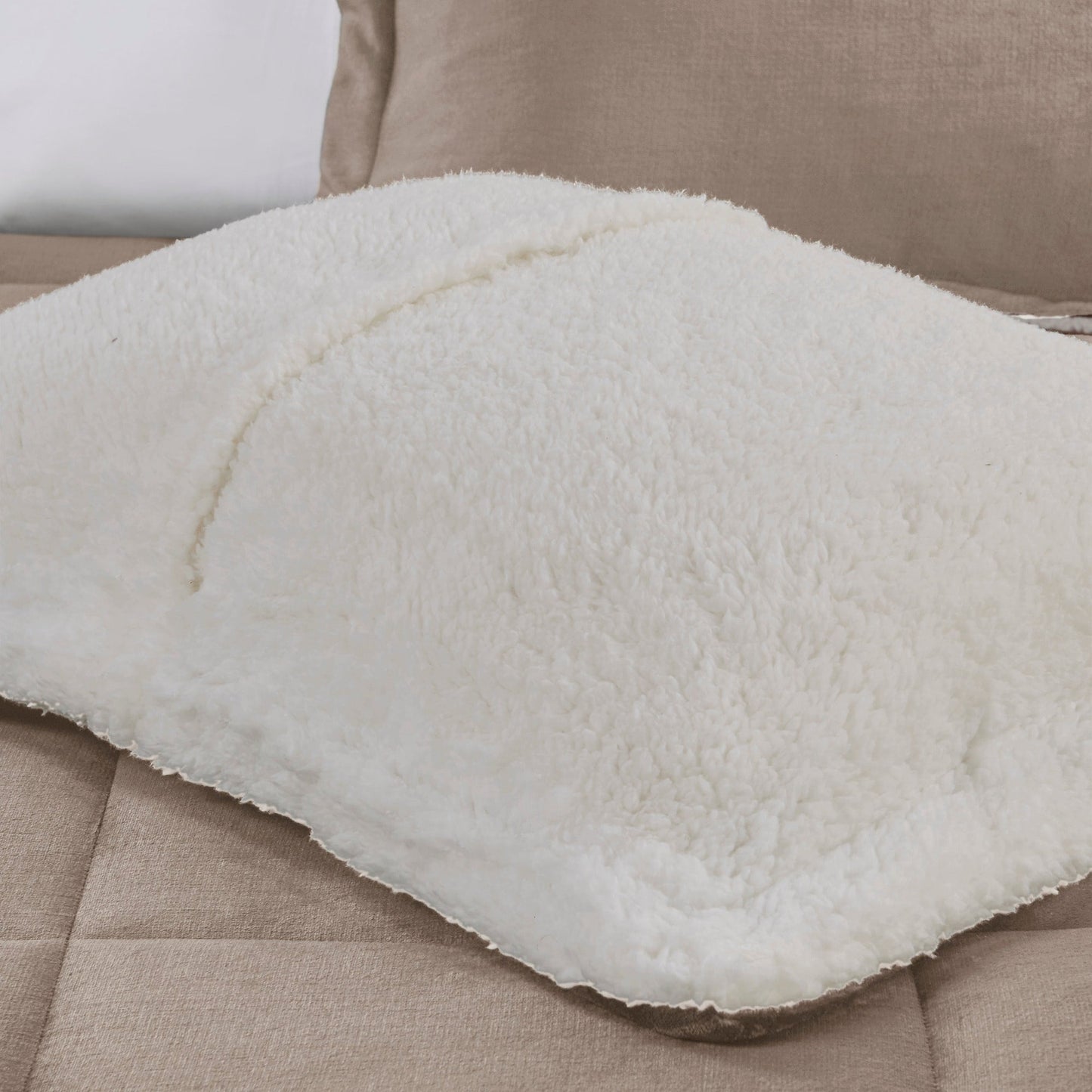 Parure de couette Woolrich Alton en duvet synthétique et sherpa
