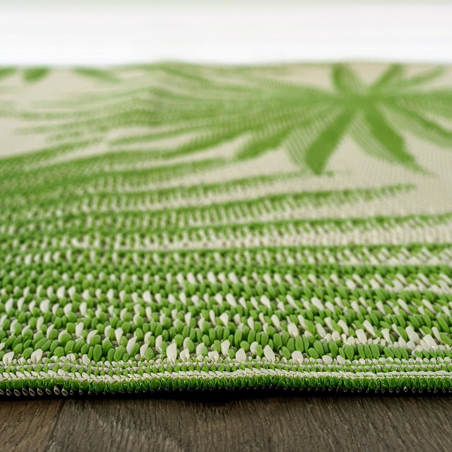 Tapis d'extérieur réversibles en plastique recyclé à motif floral tropical de la World Rug Gallery