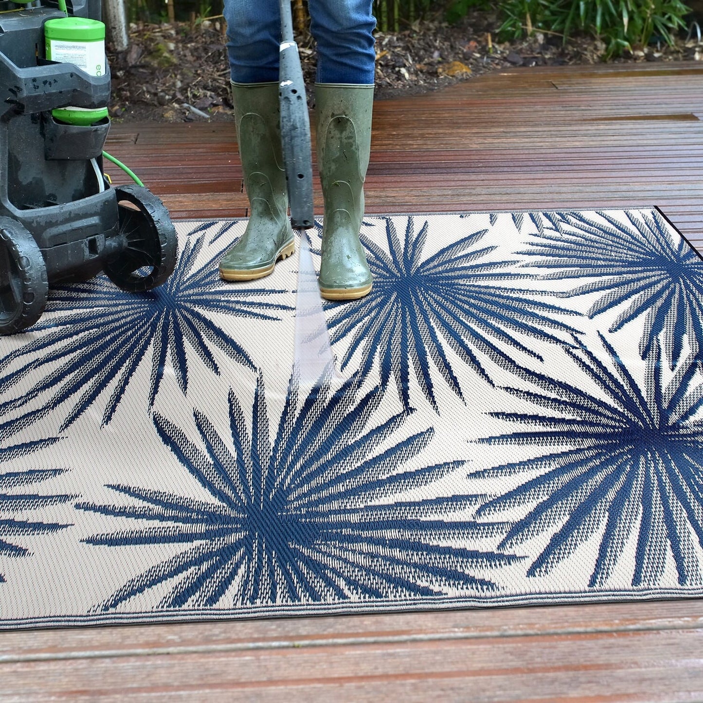 Tapis d'extérieur réversibles en plastique recyclé à motif floral tropical de la World Rug Gallery