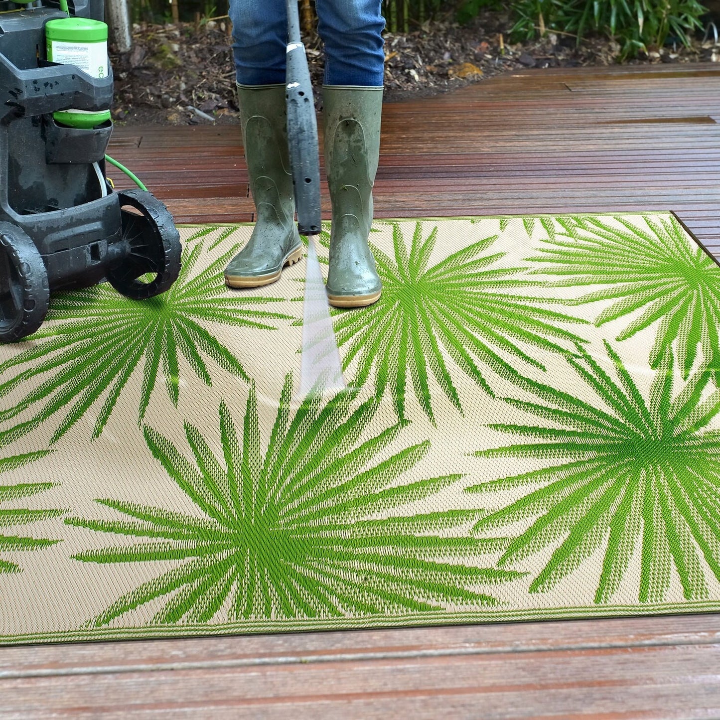 Tapis d'extérieur réversibles en plastique recyclé à motif floral tropical de la World Rug Gallery