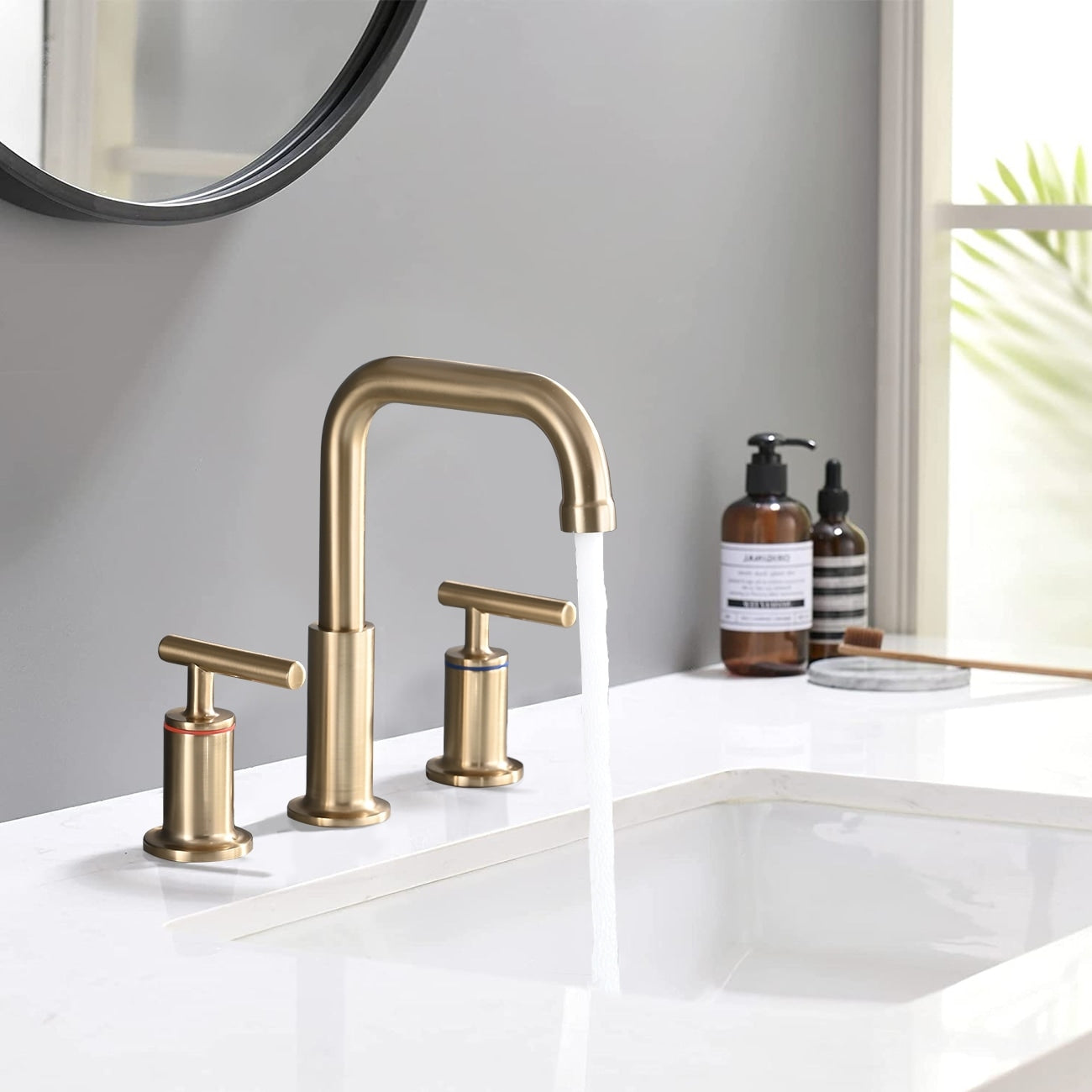 Robinet de lavabo de salle de bain de luxe Yasinu de 8 pouces avec bonde escamotable