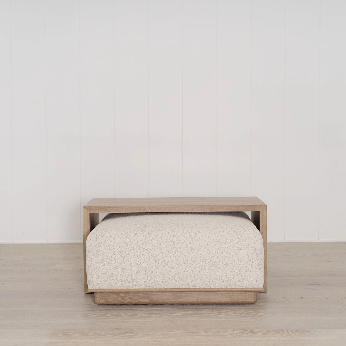 Noé avec table et banc