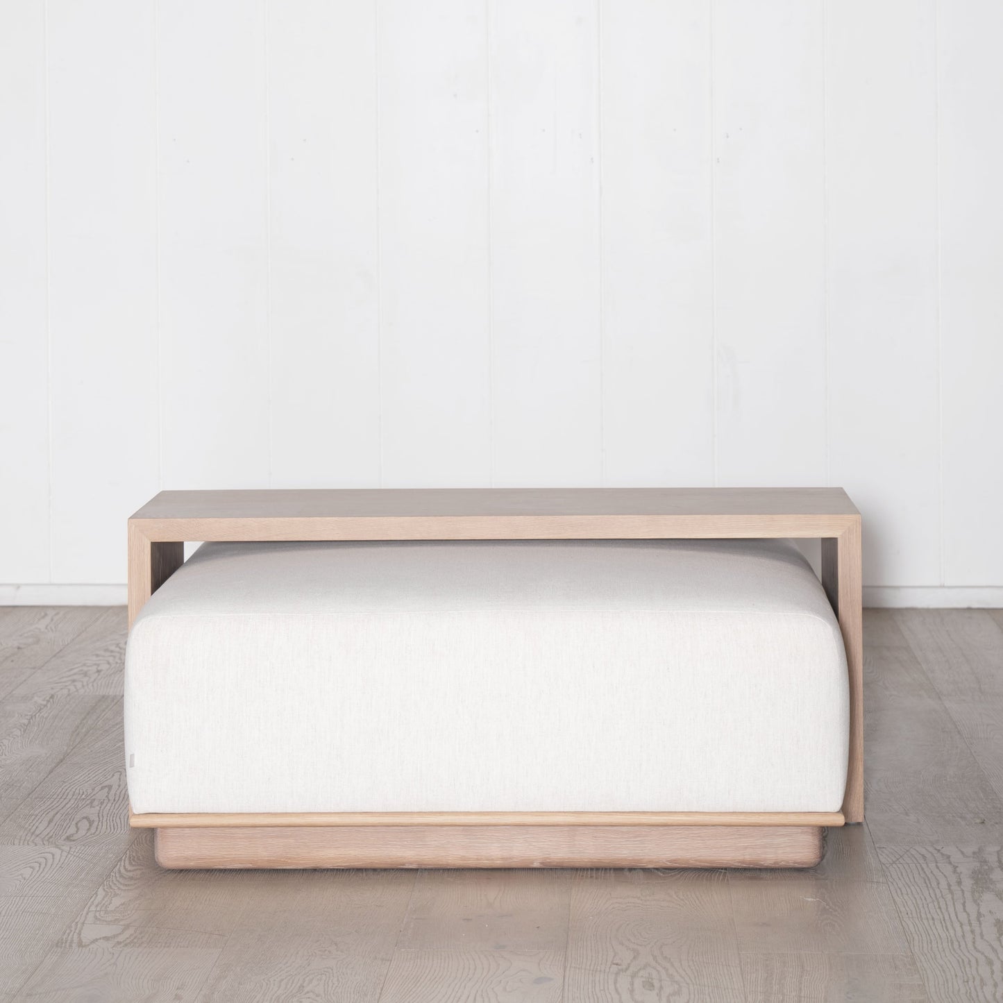 Noé avec table et banc
