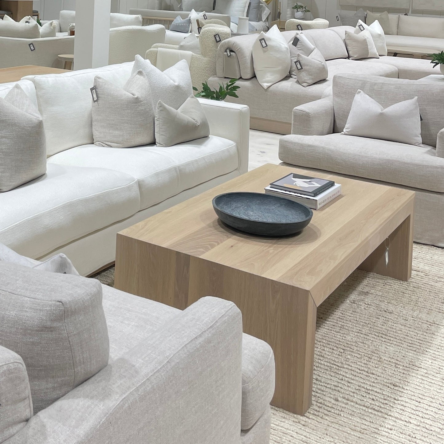 Table basse avec affiche